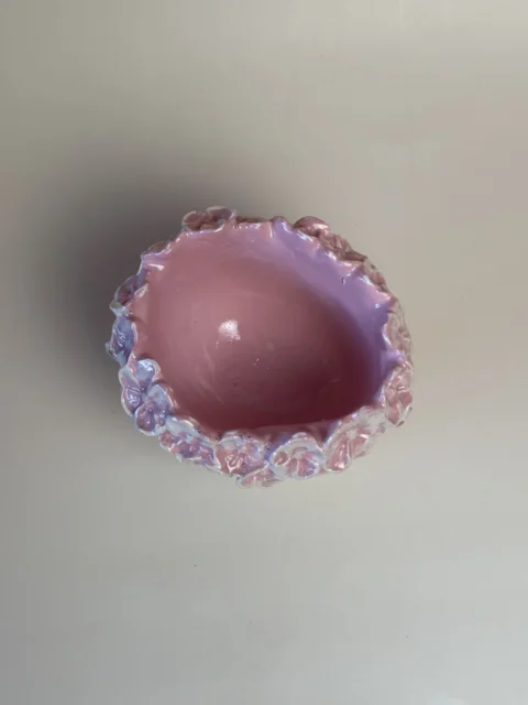 Taça Flores vista de cima, com interior rosa e bordo floral