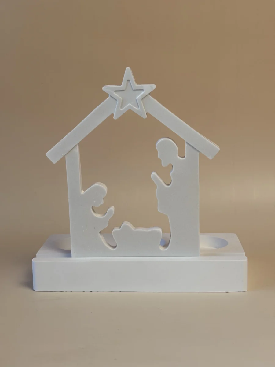 Presépio porta-velas branco: cabana com estrela e silhuetas da Sagrada Família, com espaço para vela